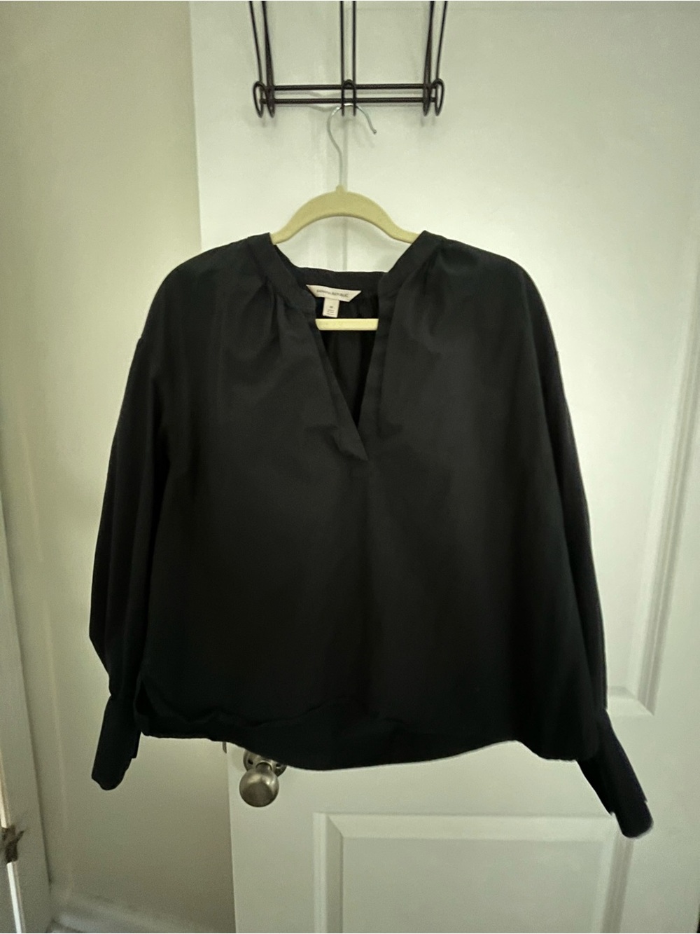Banana Republic Black V-Neck Long Sleeve Blouse